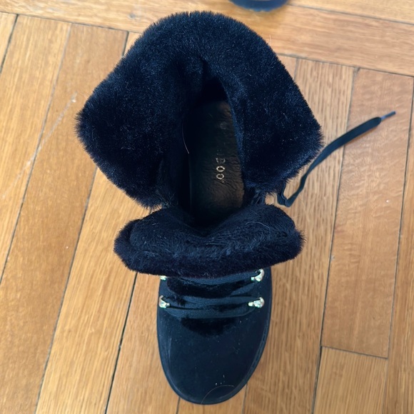Cute, Faux Fur Winter Booties! - Picture 4 of 5